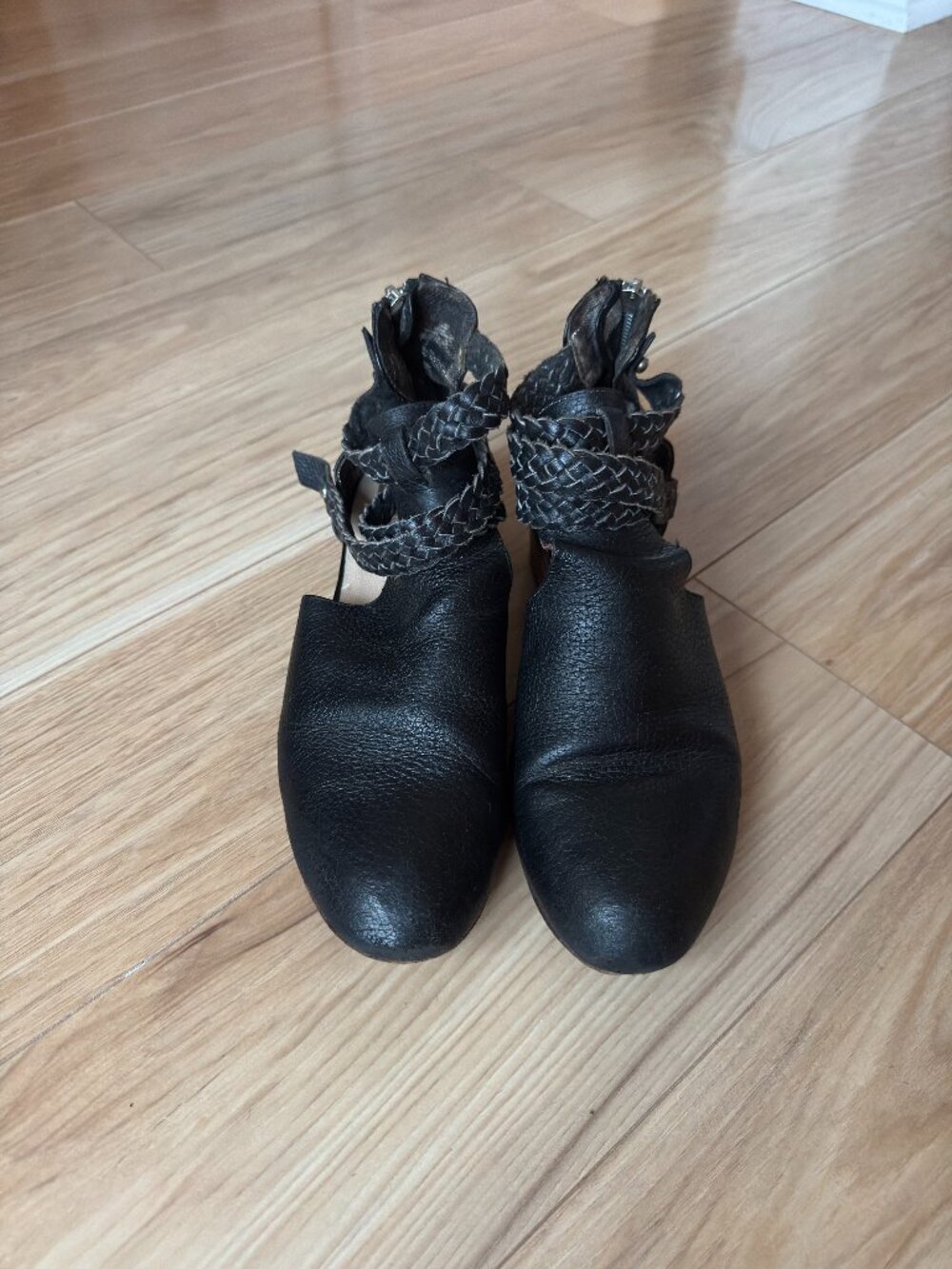 Uxibal Trenza Cutout Braided Booties - US Women's 9